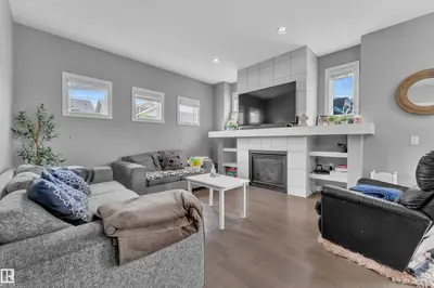 Interior photo 4 of 1942 CHAPMAN RD SW