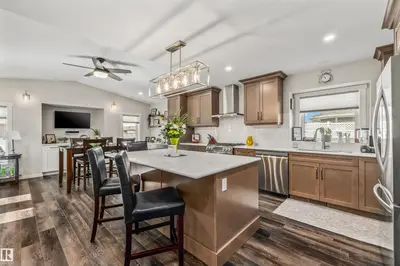 Interior photo 4 of 7 WILLIAM BELL DR