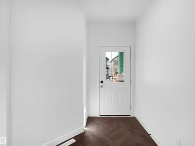 Interior photo 1 of 1733 Crossbill LO NW