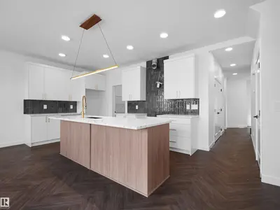 Interior photo 2 of 1733 Crossbill LO NW