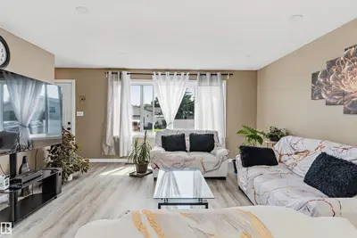 Interior photo 3 of 3708 133 AV NW