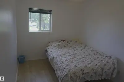 Interior photo 4 of 5713 49 ST