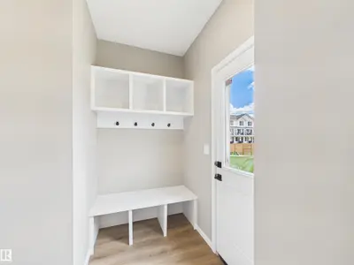 Interior photo 3 of 1098 MCLEOD AV