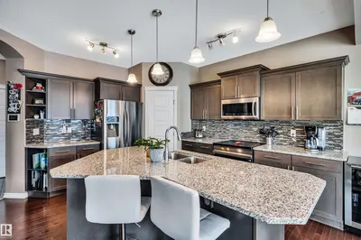 Interior photo 2 of 1539 CHAPMAN WY SW