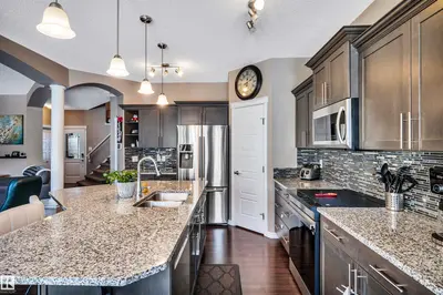 Interior photo 3 of 1539 CHAPMAN WY SW