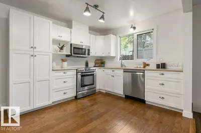 Interior photo 4 of 21 FLINT CR
