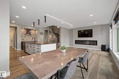 Interior photo 2 of 1463 HOWES CR SW