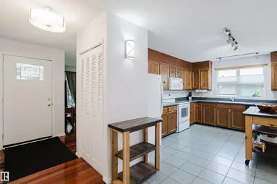 Interior photo 3 of 10433 32A AV NW