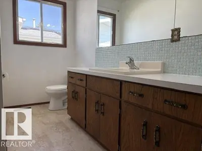 Interior photo 2 of 10320 109 AV