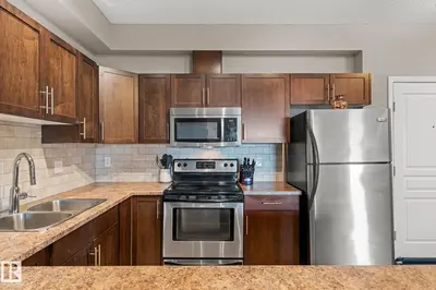 Interior photo 3 of #419 2035 GRANTHAM CO NW