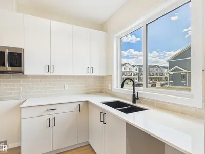 Interior photo 2 of 1096 MCLEOD AV