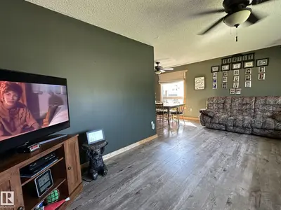 Interior photo 4 of 5319 44 AV