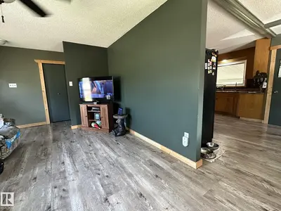 Interior photo 2 of 5319 44 AV