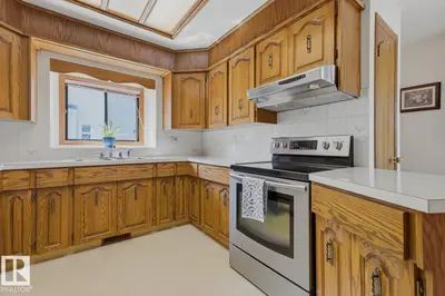 Interior photo 4 of 118 ASPEN AV