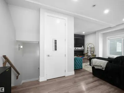 Interior photo 4 of #31 230 EDGEMONT RD NW NW