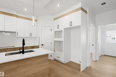 Interior photo 4 of 1508 209 ST NW
