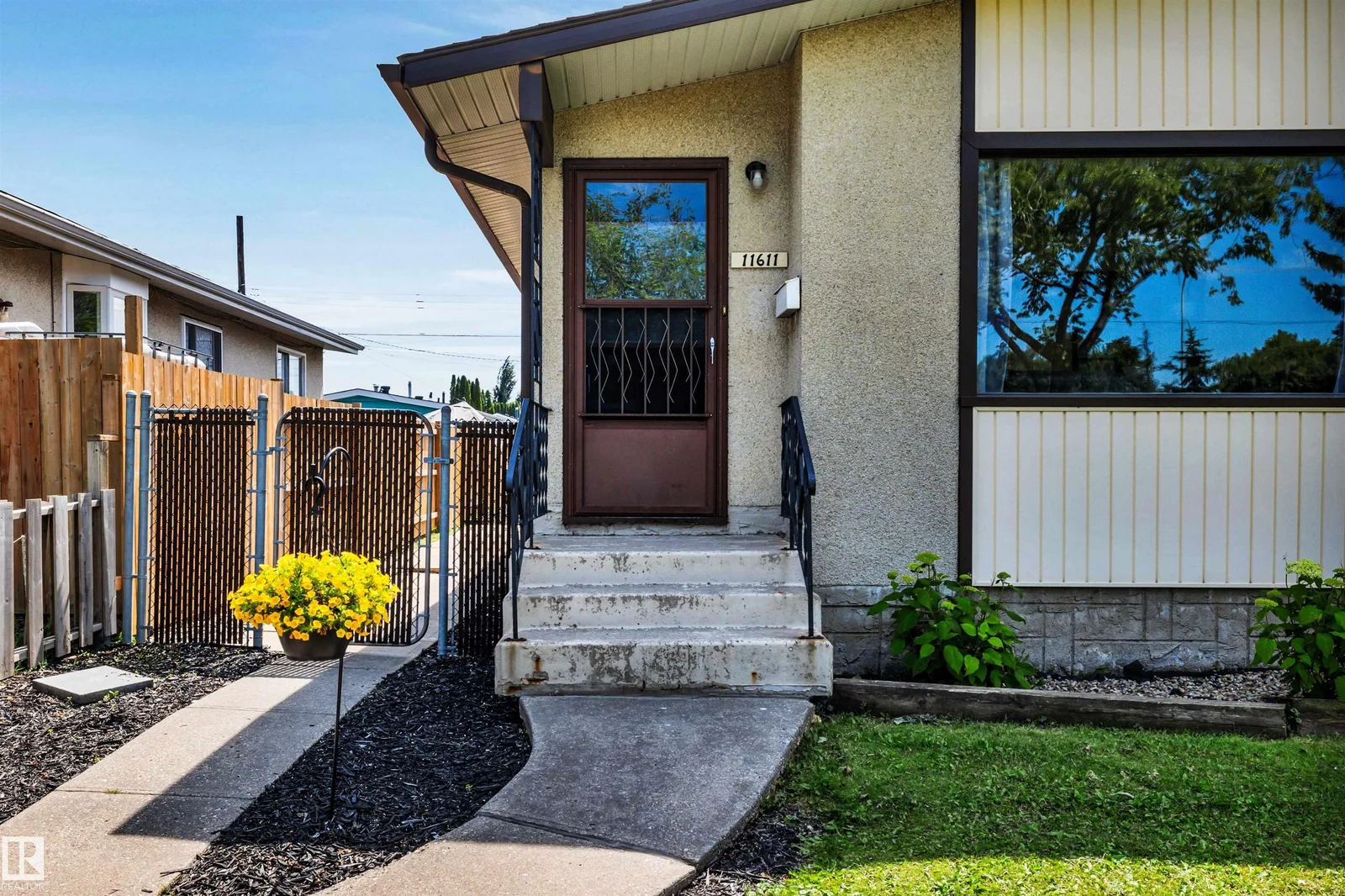 11611 137 AV NW, Edmonton - 3 bedroom Duplex for sale