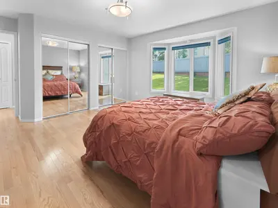 Interior photo 4 of #124 215 BLACKBURN DR E SW