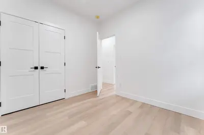 Interior photo 4 of 1739 60 AV NE