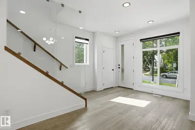 Interior photo 4 of 13909 107A AV NW