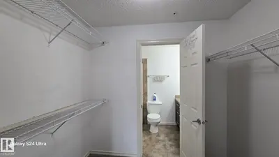 Interior photo 4 of 