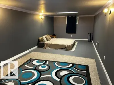Interior photo 4 of 5004 52 AV