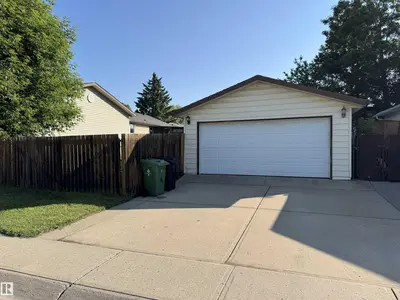 Interior photo 1 of 9209 80 ST