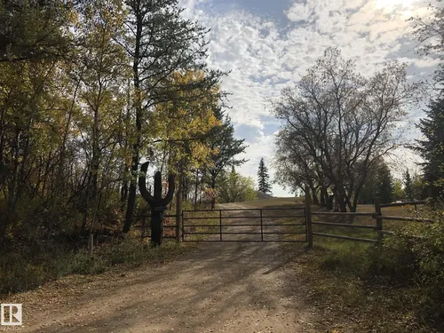 A4215 Twp Rd 562, Rural St. Paul County - $415,000