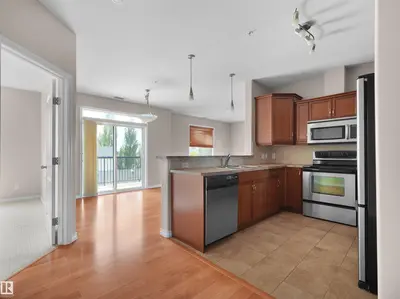 Interior photo 3 of 2503 Hanna Cres NW