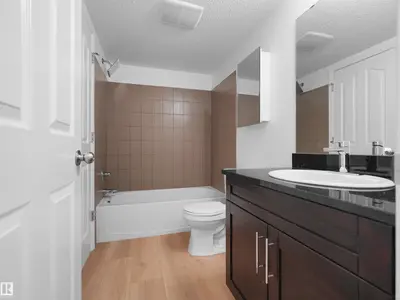 Interior photo 3 of #405 534 WATT BV SW