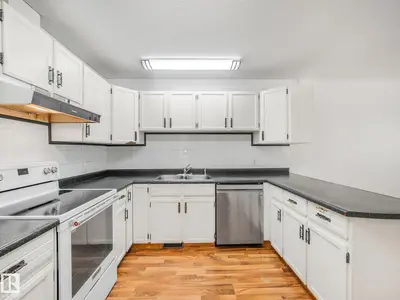 Interior photo 4 of 91 AMHERST CR