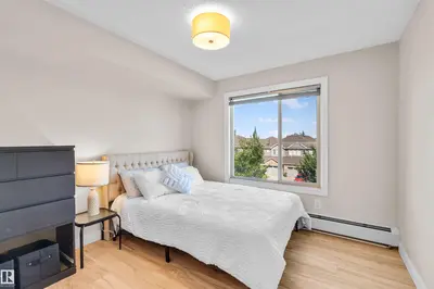 Interior photo 4 of #317 3719 WHITELAW LN NW