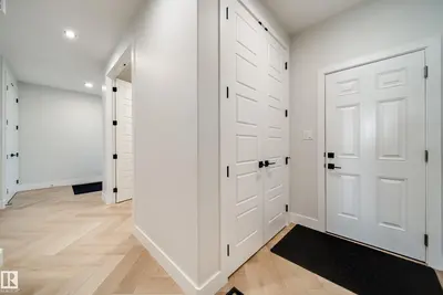 Interior photo 2 of 30 BAKER ST