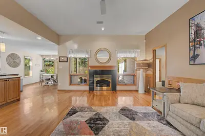 Interior photo 3 of 711 BUTTERWORTH DR NW