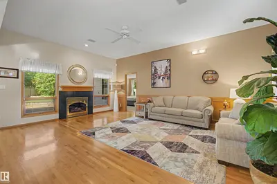 Interior photo 2 of 711 BUTTERWORTH DR NW