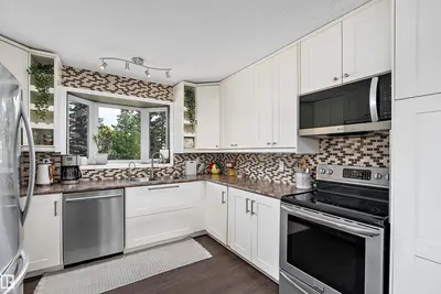 Interior photo 3 of 3915 42B AV