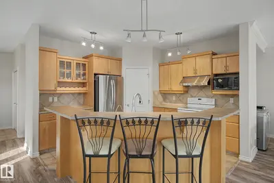 Interior photo 3 of 5111 TERWILLEGAR BV NW