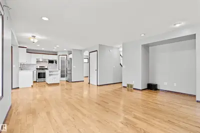 Interior photo 3 of 6 OAKRIDGE DR S