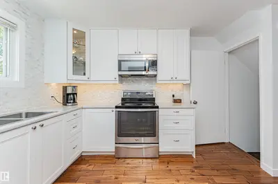 Interior photo 4 of 7 GRANDIN VG