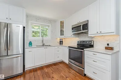 Interior photo 3 of 7 GRANDIN VG