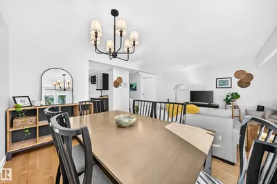 Interior photo 4 of 74 LACOMBE PT