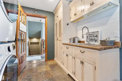 Interior photo 3 of 5519 42 ST