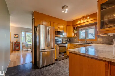 Interior photo 2 of 10709 95 AV