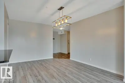 Interior photo 4 of #201 534 WATT BV SW
