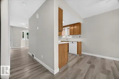 Interior photo 2 of #23 10453 20 AV NW