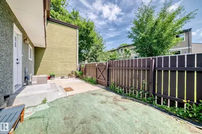 Interior photo 2 of 8033 27 AV NW