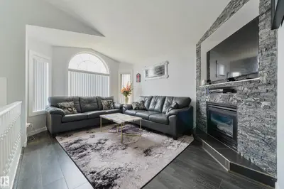 Interior photo 4 of 417 HOLLICK-KENYON RD NW