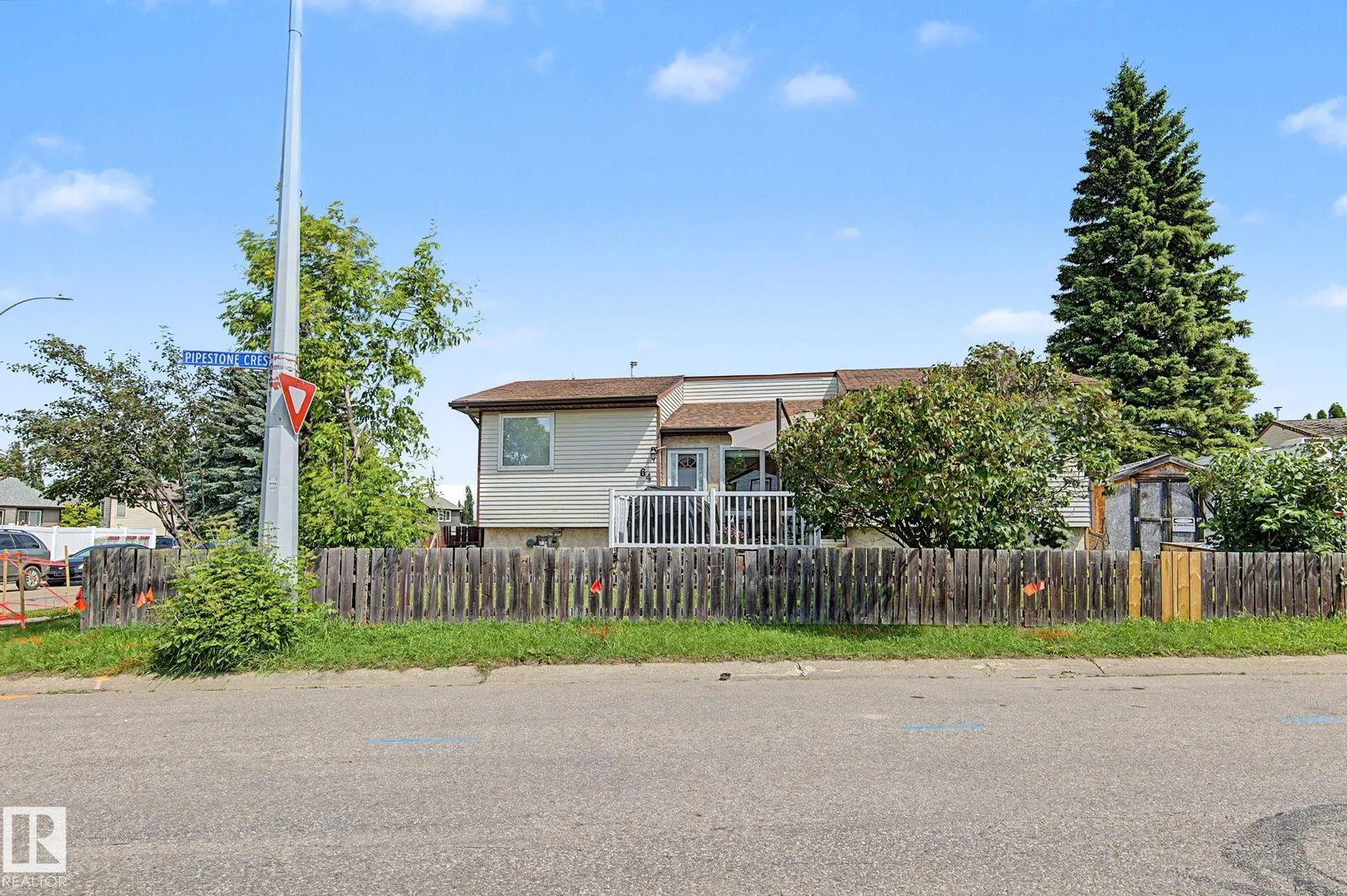 64 PIPESTONE, Devon - 3 bedroom Detached Single Family for sale