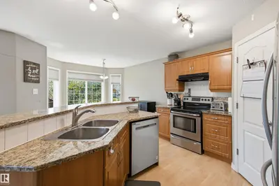 Interior photo 4 of 8203 5 AV SW
