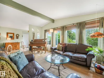 Interior photo 2 of 32 Malvern DR